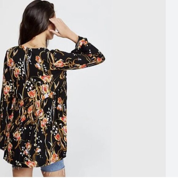 FREE PEOPLE BELLA BLACK FLORAL V-NECK LONG SLEEVE TUNIC TOP - S - Picture 1 of 10